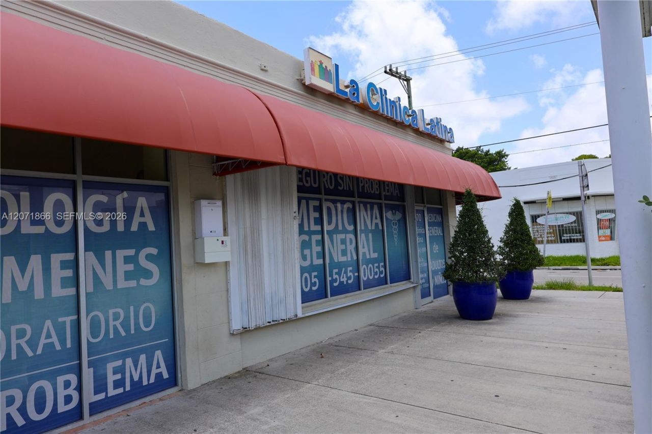 1058 SW 1st St , Miami, FL 33130 Photo