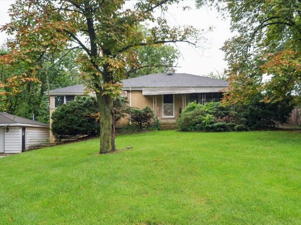 8351 W 99th Street , Palos Hills, IL 60465