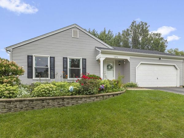 1470 S Tyler Road , St. Charles, IL 60174