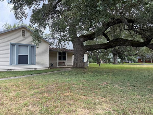 231 E Live Oak ST, Unit A, La Grange, TX 78945