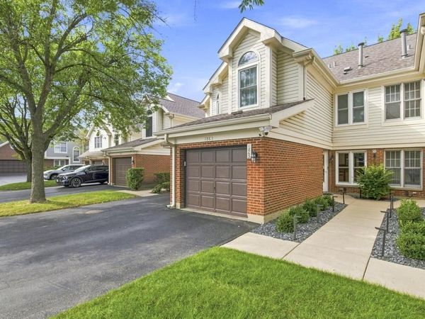 1863 W White Oak Street, Unit 1863, Arlington Heights, IL 60005