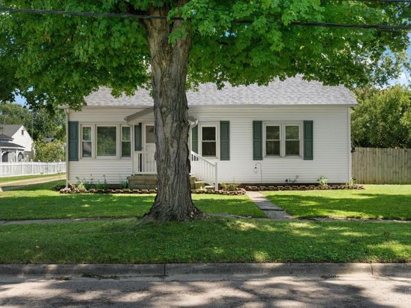 125 W Fancy, Blanchester, OH 45107