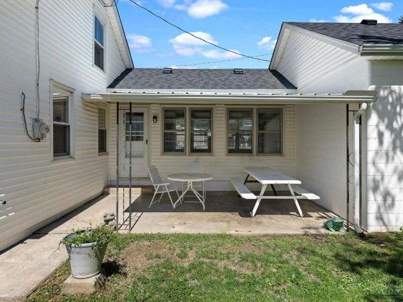 125 W Fancy, Blanchester, OH 45107 Photo 8