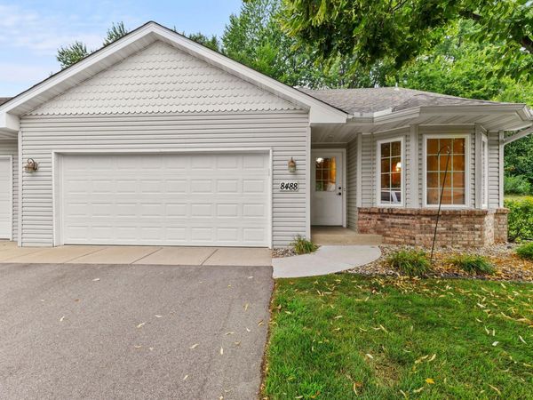 8488 Powers Place , Chanhassen, MN 55317