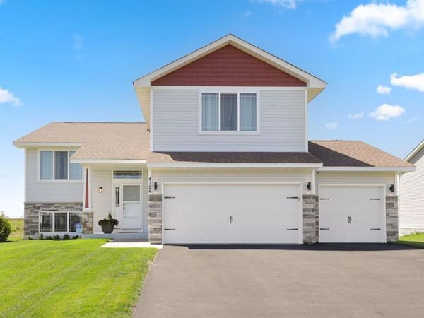 4124 Eaton Circle NE, Monticello, MN 55362