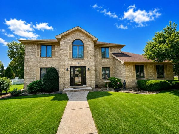 1429 Lakeview Drive, Schererville, IN 46375