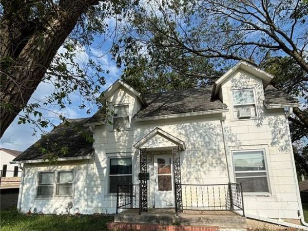 515 S MAIN Street, Maryville, MO 64468