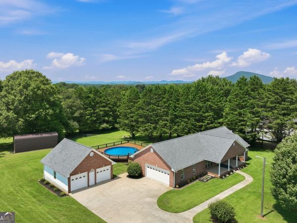 5573 Clarks Bridge Road, Clermont, GA 30527
