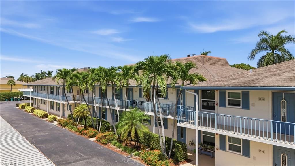 325 Charlemagne Blvd , Unit 204B, Naples, FL 34112 Photo