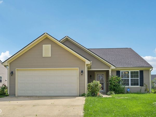 3187 Limber Pine Drive, Whiteland, IN 46184