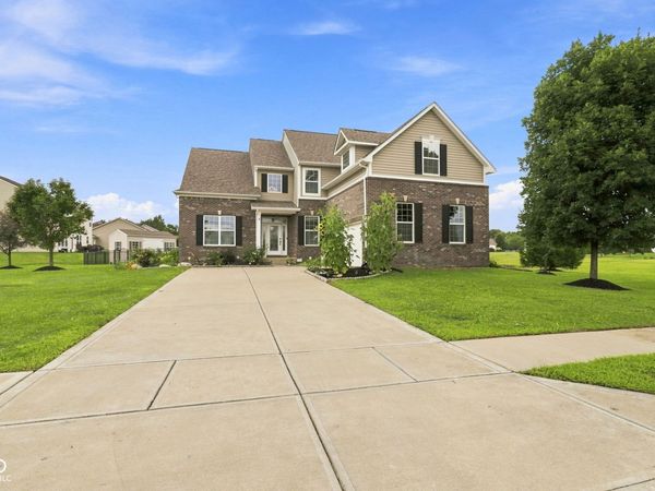 12002 Logan Hunter Trail, Noblesville, IN 46060