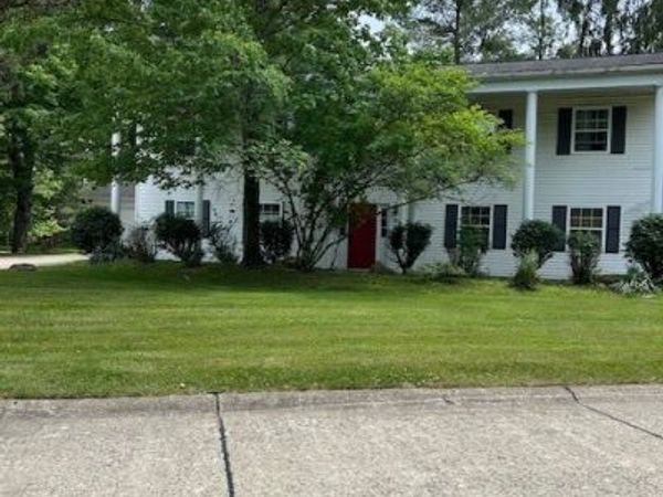 119 Burlington Oval Drive, Unit 10, Chardon, OH 44024
