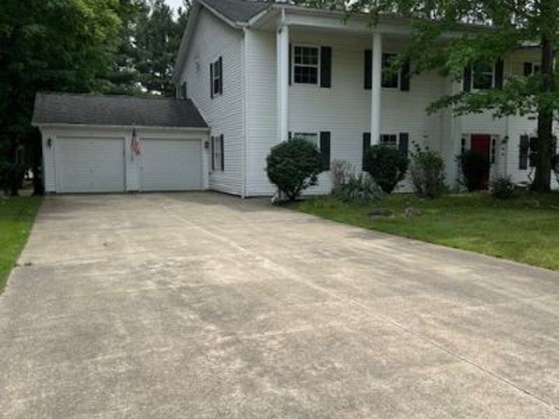 119 Burlington Oval Drive, Unit 10, Chardon, OH 44024 Photo 3
