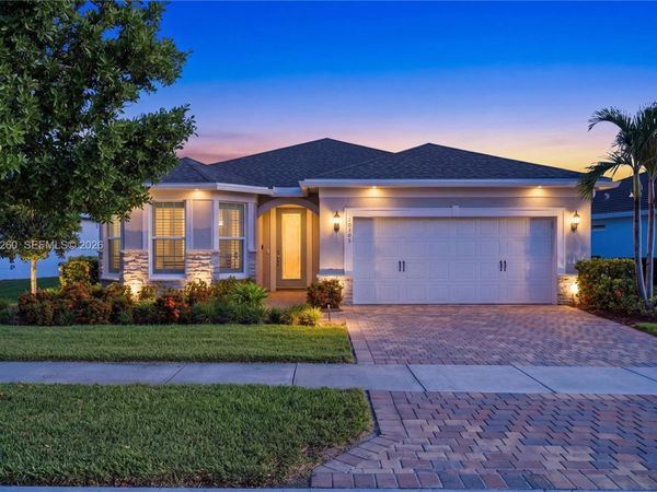 10305 SW Zaffre Ln , Port St. Lucie, FL 34987