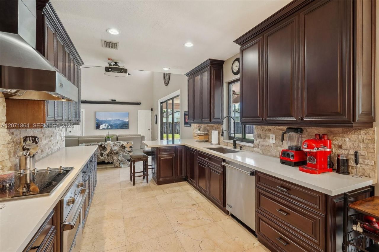 11898 SW 74th Ter, Miami, FL 33183 Photo