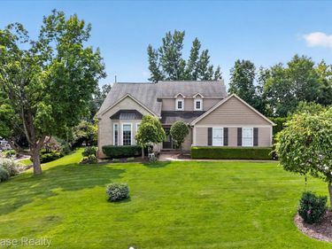 626 River Oaks Drive, Milford Township, Mi 48381