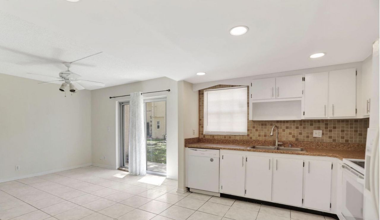 3056 Riverside Drive, Unit c6, Coral Springs, FL 33065 Photo