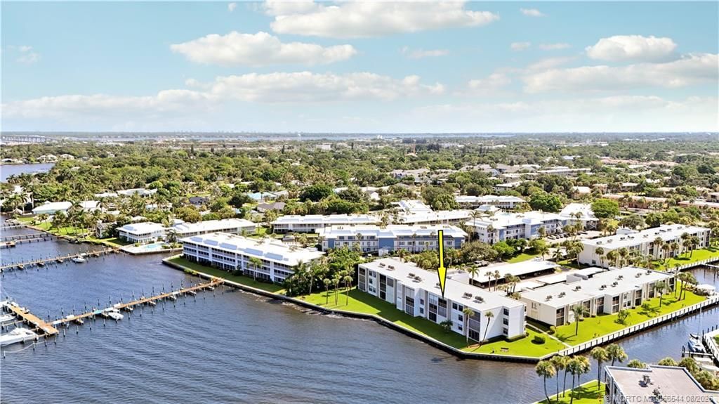 1950 SW Palm City Road, Unit 8-302, Stuart, FL 34994 Photo