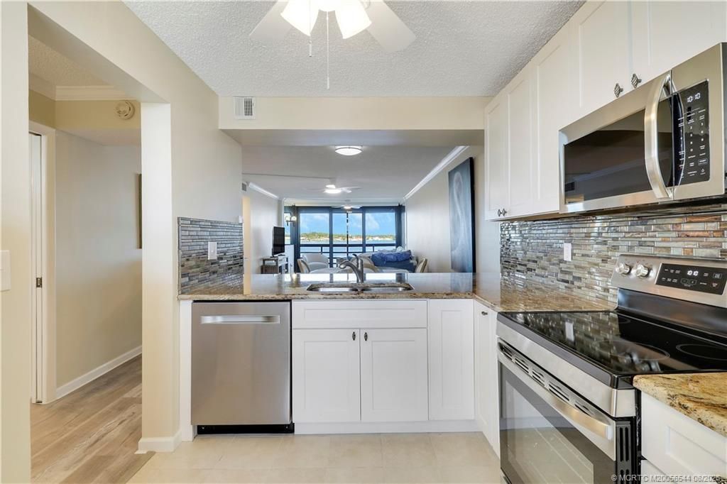 1950 SW Palm City Road, Unit 8-302, Stuart, FL 34994 Photo