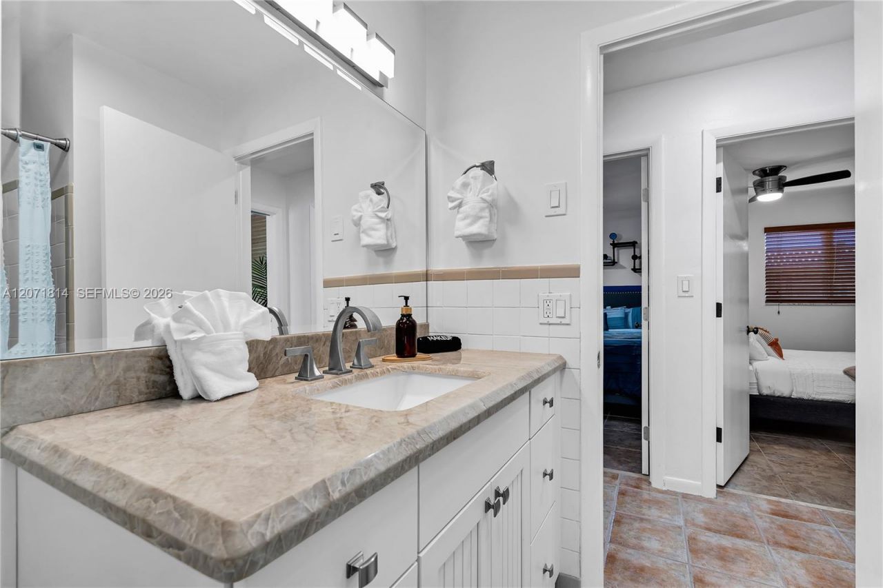 6421 NE 22nd Ave, Fort Lauderdale, FL 33308 Photo