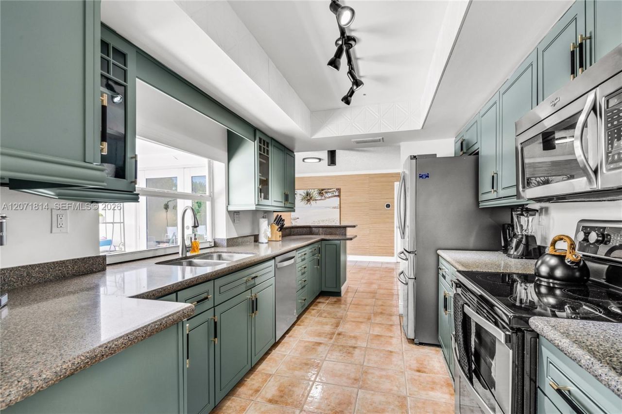 6421 NE 22nd Ave, Fort Lauderdale, FL 33308 Photo