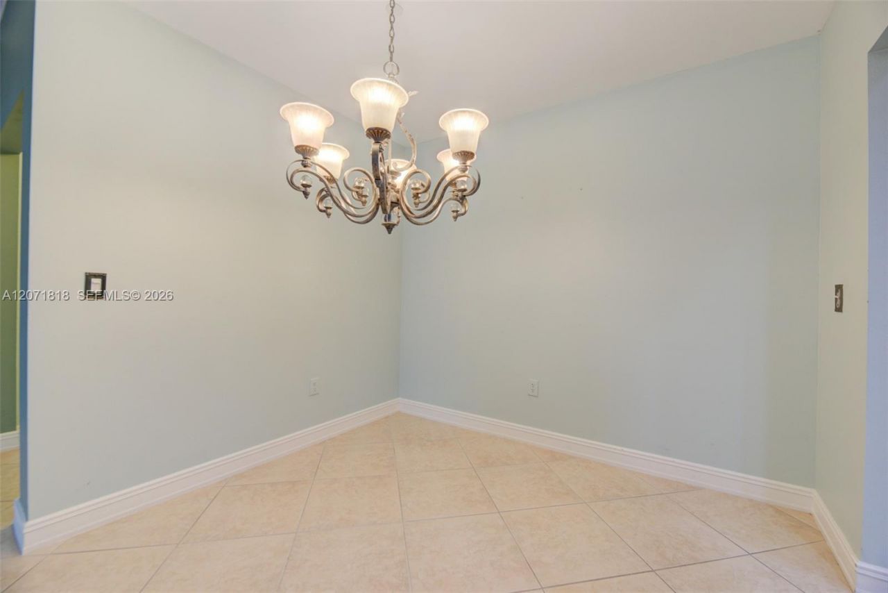16135 Emerald Estates Dr, Unit 165, Weston, FL 33331 Photo
