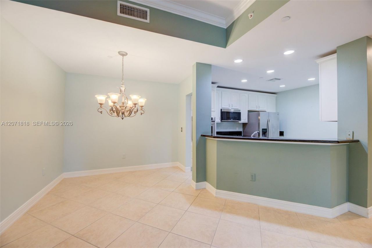 16135 Emerald Estates Dr, Unit 165, Weston, FL 33331 Photo
