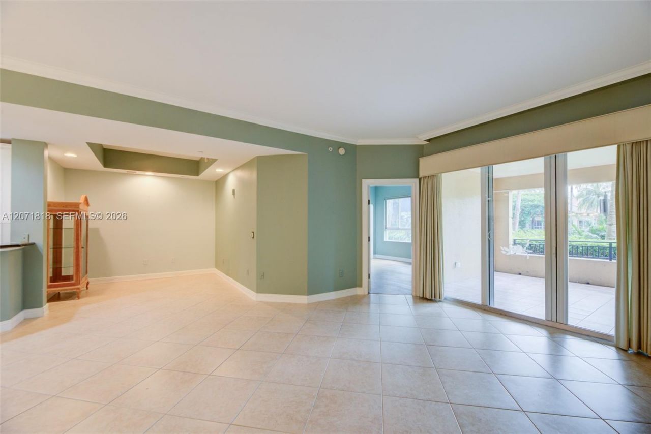 16135 Emerald Estates Dr, Unit 165, Weston, FL 33331 Photo