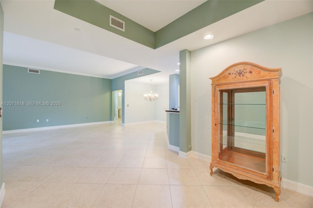 16135 Emerald Estates Dr, Unit 165, Weston, FL 33331 Photo