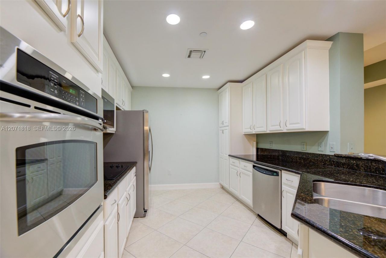 16135 Emerald Estates Dr, Unit 165, Weston, FL 33331 Photo