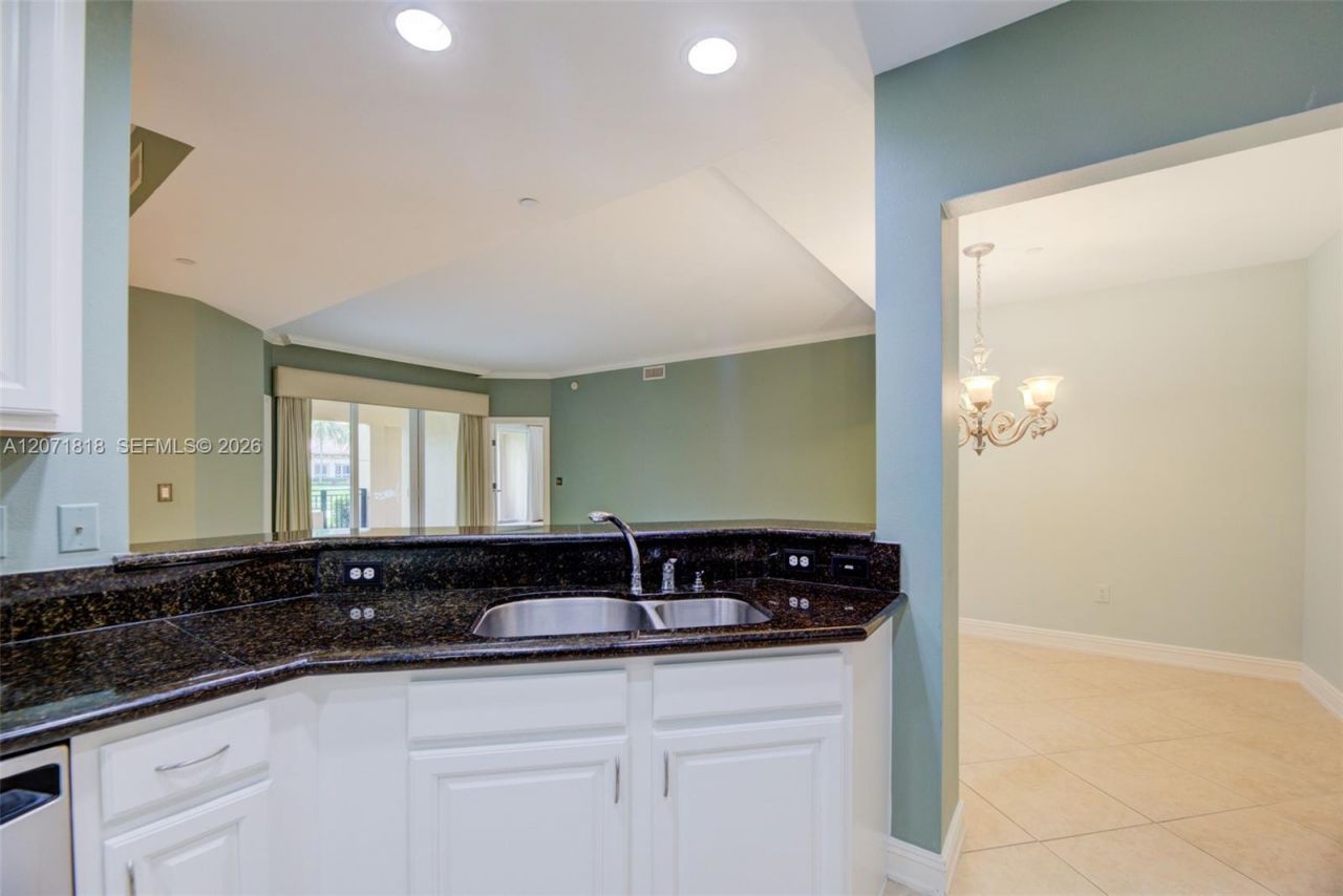16135 Emerald Estates Dr, Unit 165, Weston, FL 33331 Photo