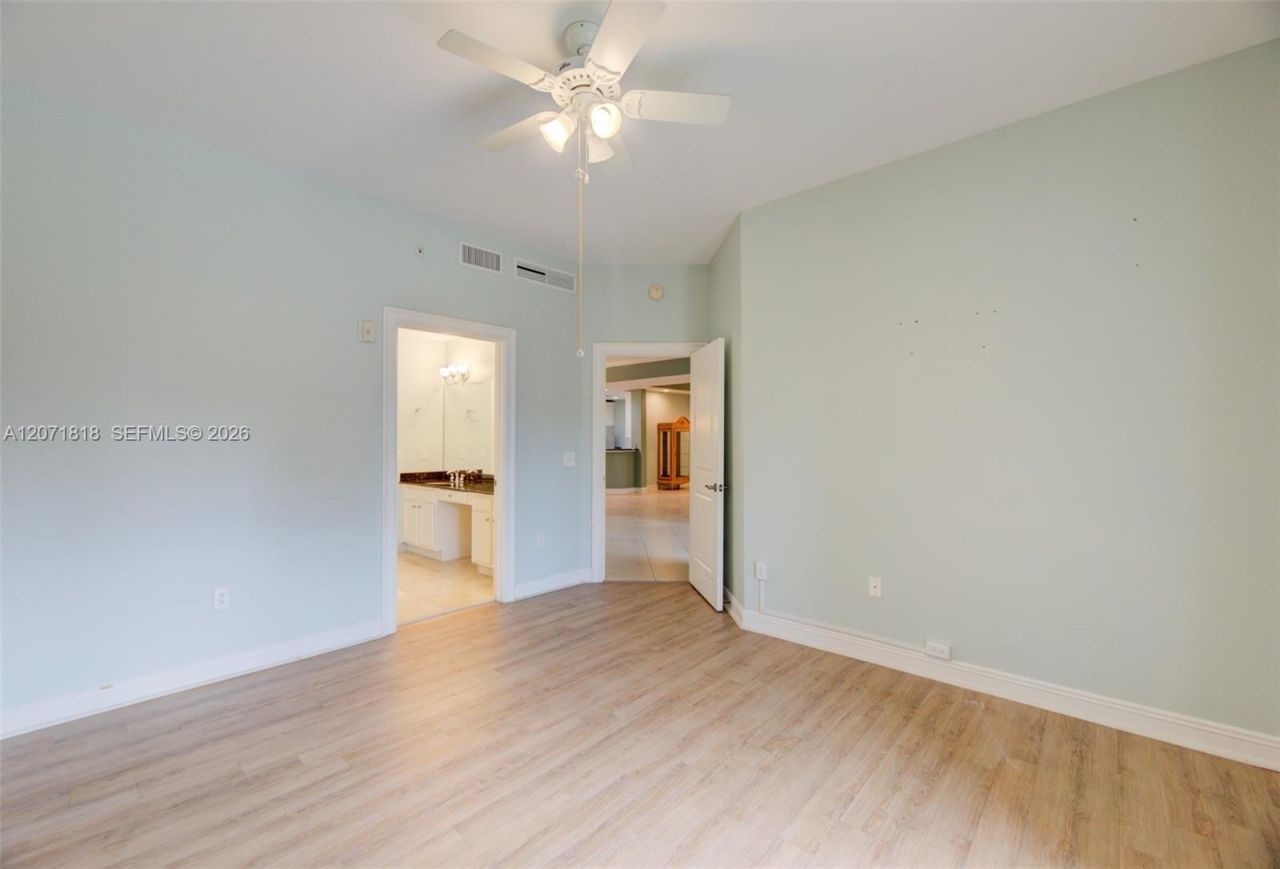 16135 Emerald Estates Dr, Unit 165, Weston, FL 33331 Photo