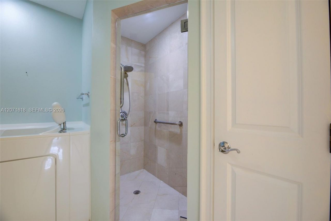 16135 Emerald Estates Dr, Unit 165, Weston, FL 33331 Photo