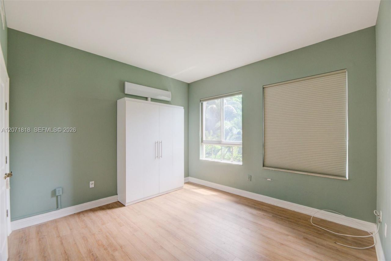 16135 Emerald Estates Dr, Unit 165, Weston, FL 33331 Photo