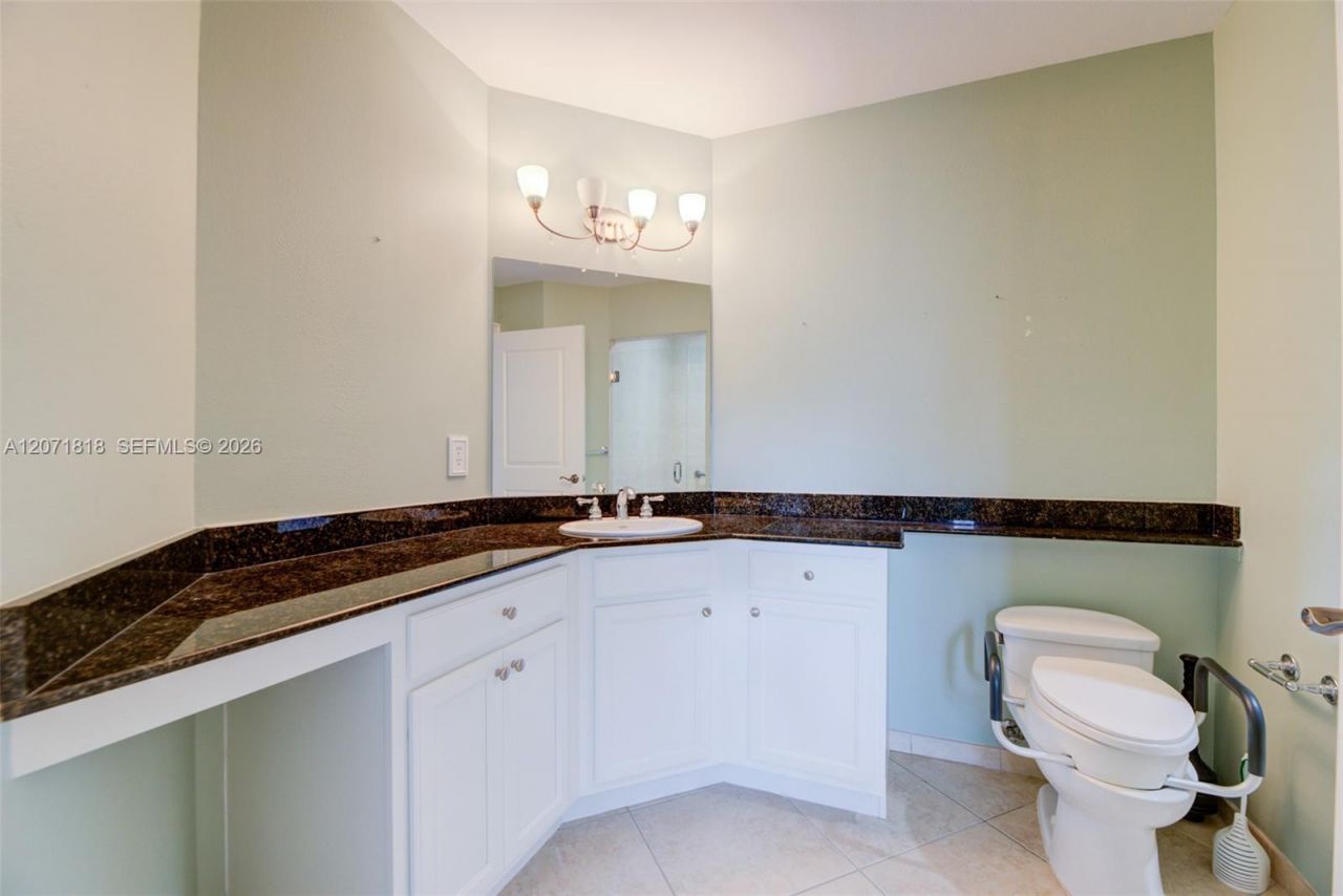 16135 Emerald Estates Dr, Unit 165, Weston, FL 33331 Photo