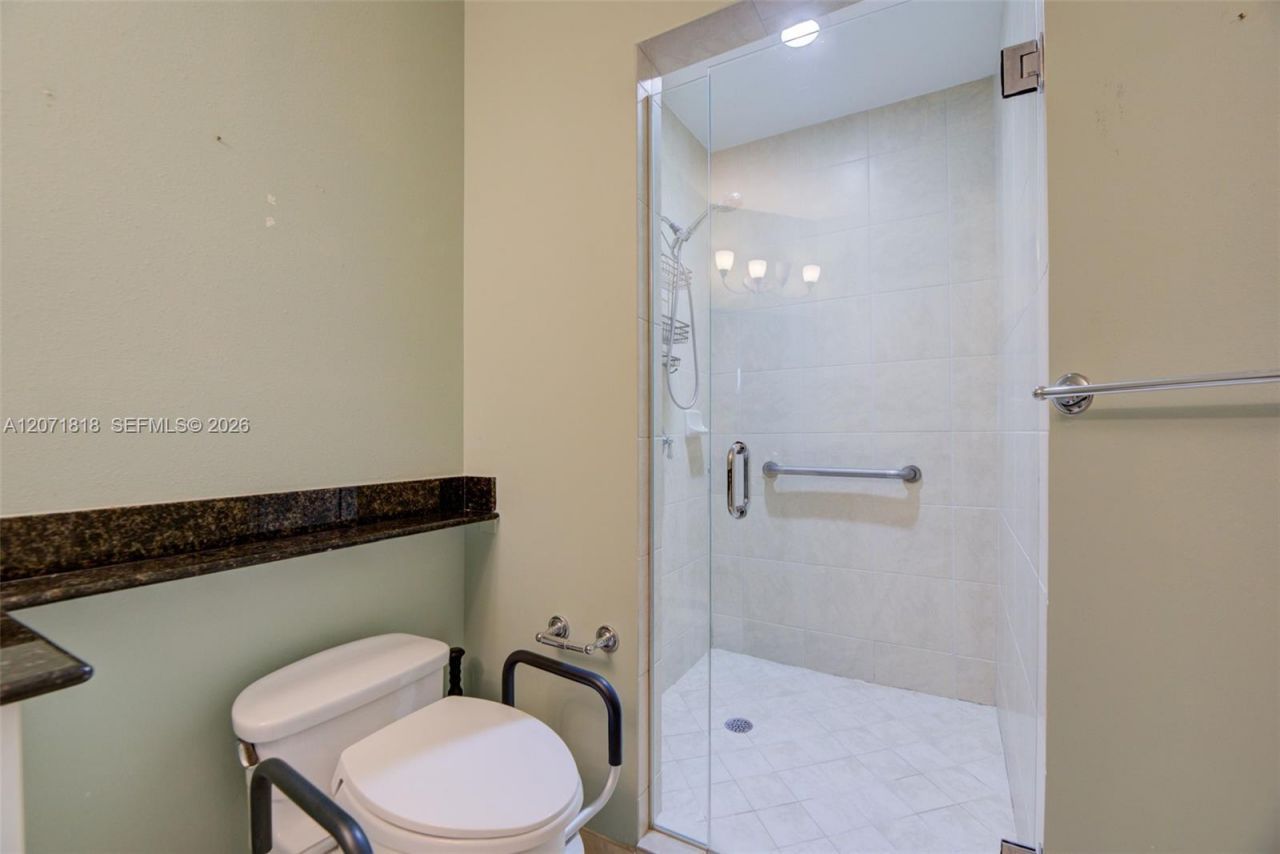 16135 Emerald Estates Dr, Unit 165, Weston, FL 33331 Photo