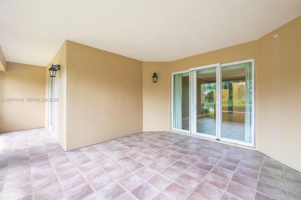 16135 Emerald Estates Dr, Unit 165, Weston, FL 33331 Photo