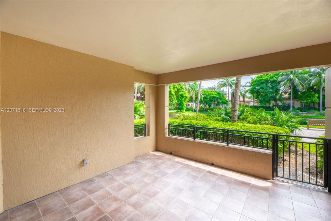 16135 Emerald Estates Dr, Unit 165, Weston, FL 33331 Photo