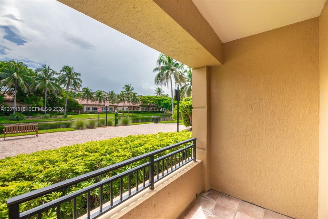 16135 Emerald Estates Dr, Unit 165, Weston, FL 33331 Photo