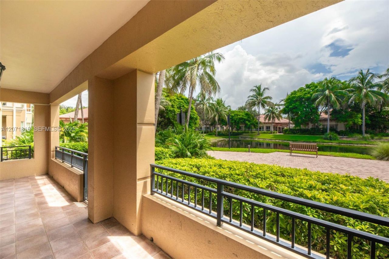 16135 Emerald Estates Dr, Unit 165, Weston, FL 33331 Photo