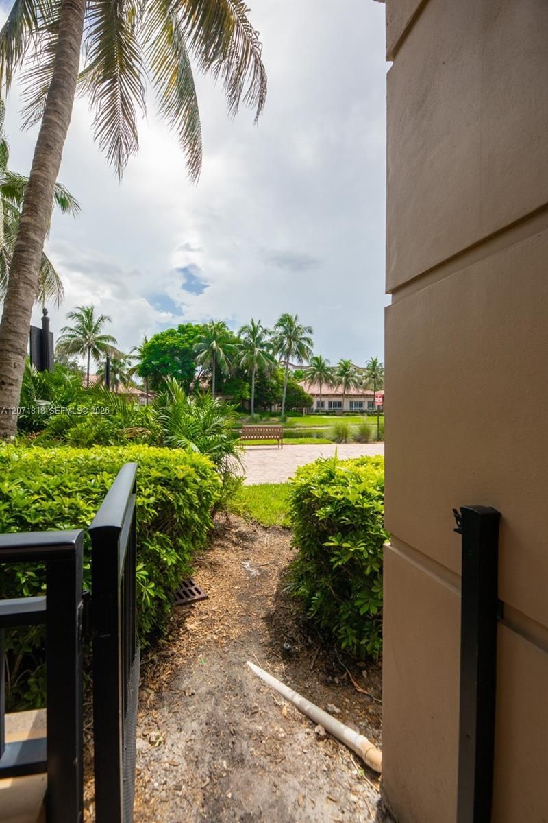 16135 Emerald Estates Dr, Unit 165, Weston, FL 33331 Photo