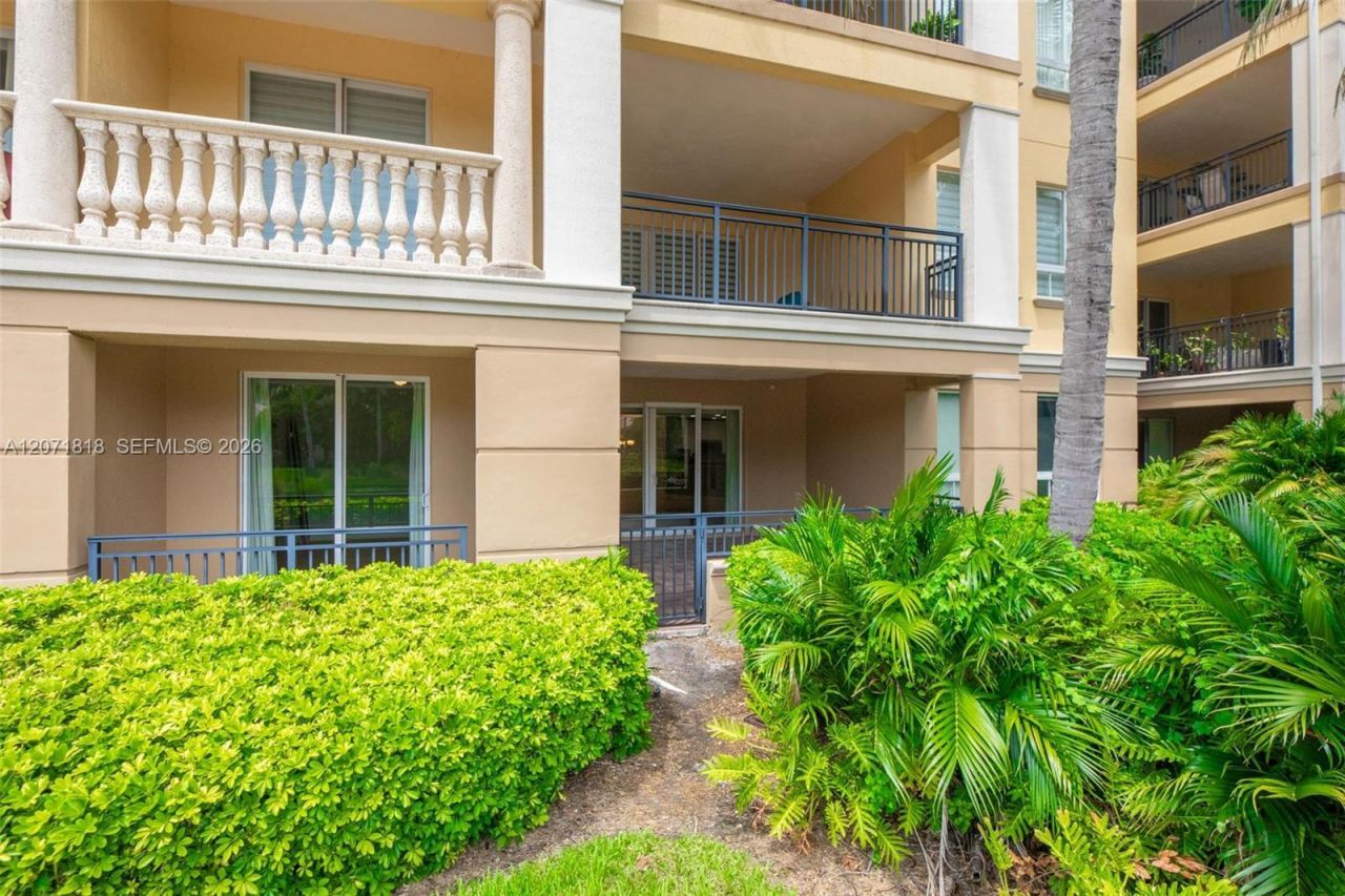 16135 Emerald Estates Dr, Unit 165, Weston, FL 33331 Photo