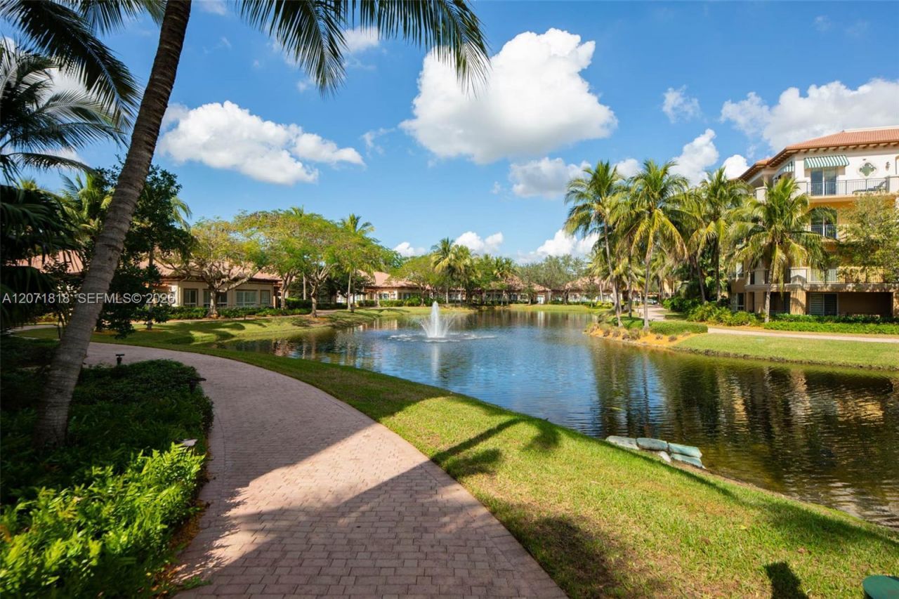 16135 Emerald Estates Dr, Unit 165, Weston, FL 33331 Photo