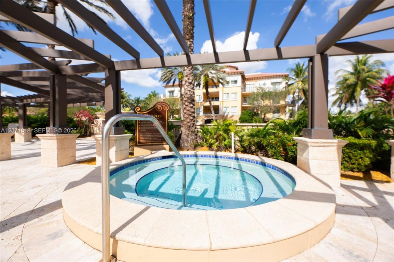 16135 Emerald Estates Dr, Unit 165, Weston, FL 33331 Photo