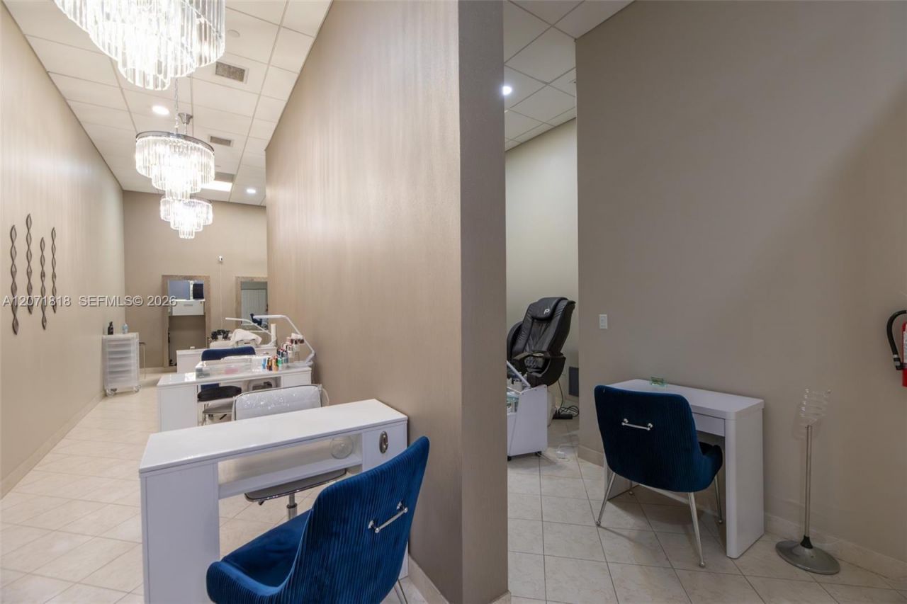 16135 Emerald Estates Dr, Unit 165, Weston, FL 33331 Photo