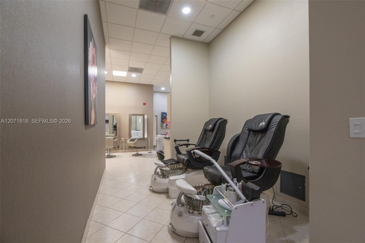 16135 Emerald Estates Dr, Unit 165, Weston, FL 33331 Photo