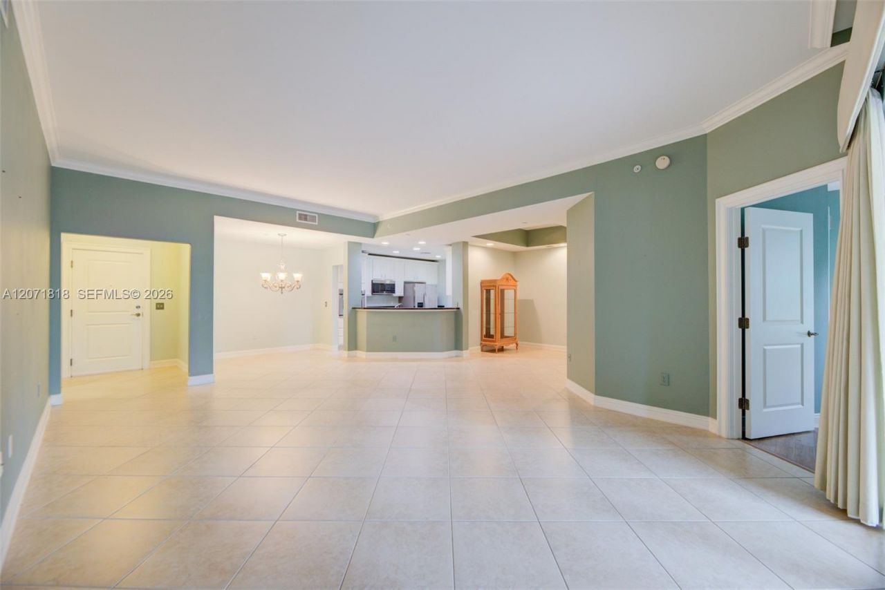 16135 Emerald Estates Dr, Unit 165, Weston, FL 33331 Photo