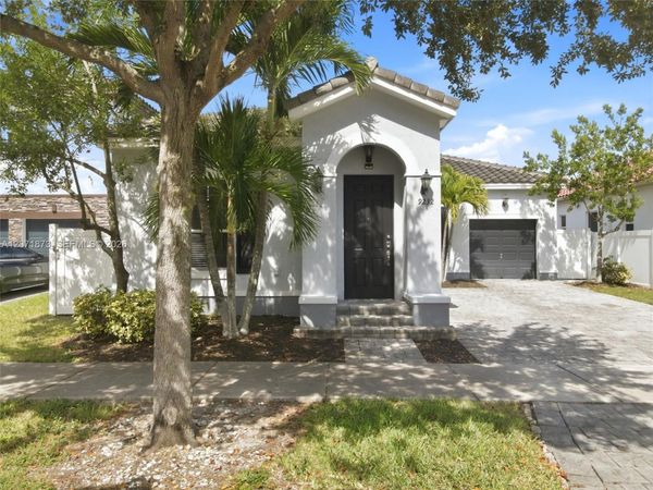 9232 SW 171st Ct , Miami, FL 33196