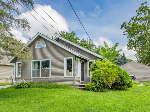 2709 E 37th Court, Des Moines, IA 50317