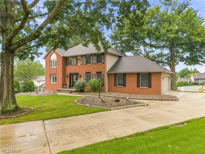 3379 Stratham Circle NW, Canton, OH 44708 Photo 2